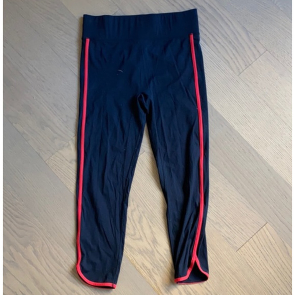 Bandier All Access Vinyl Record Capri Legging in Black with Red Lining (XXL) NWT
